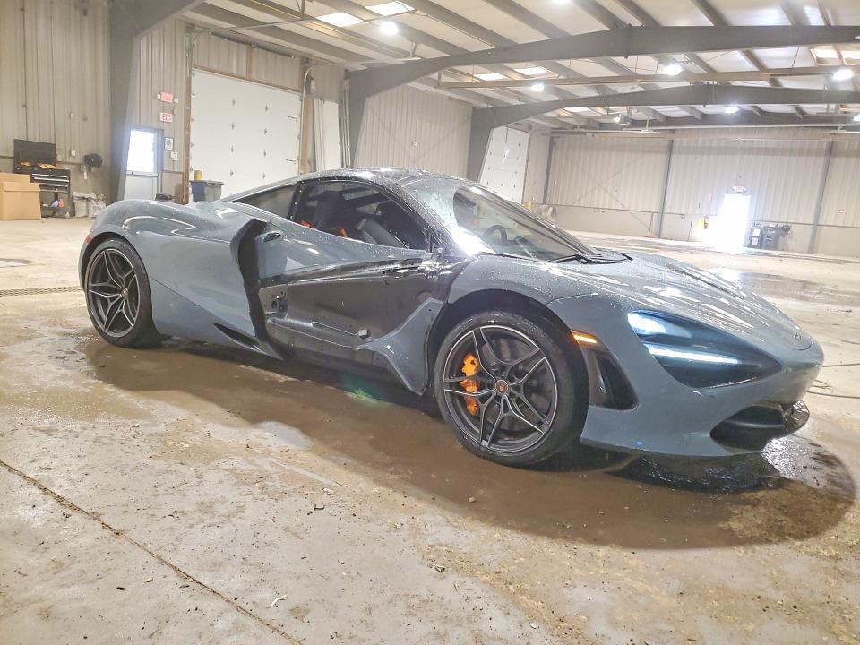 SBM14DCA3JW001105 photo no. 4